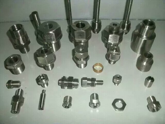 壓力表，溫度計，卡套螺紋，轉換接頭，材質：不銹鋼